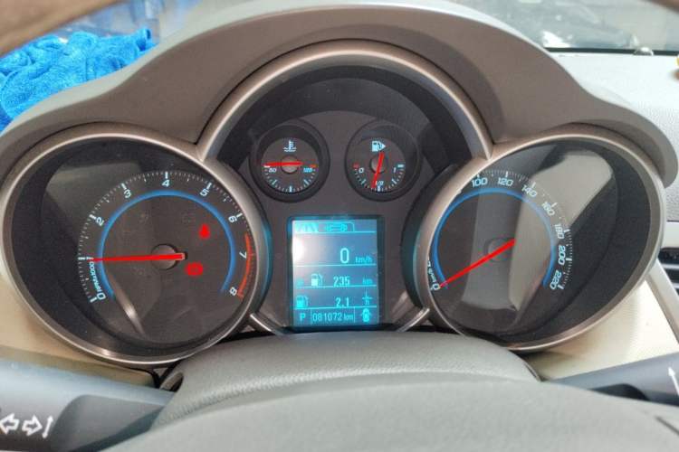 Used Chevrolet Cruze 2015 1.5L Classic SE AT Instrument Cluster