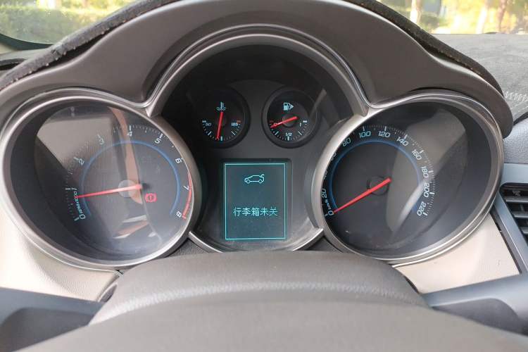 Used Chevrolet Cruze 2015 1.5L Classic SL MT Instrument Cluster