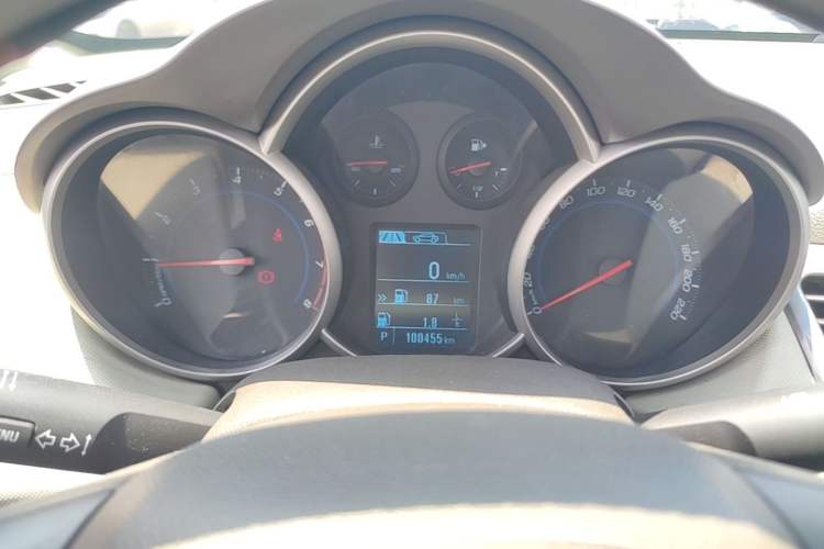 Used Chevrolet Cruze 2015 1.5L Classic SE AT Instrument Cluster