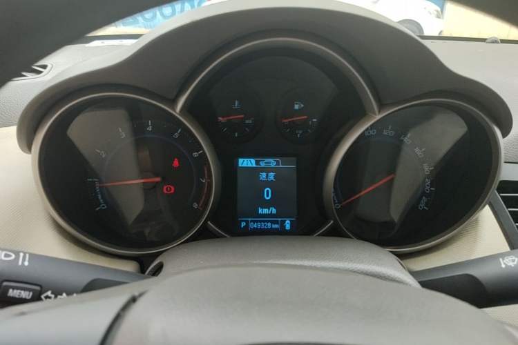 Used Chevrolet Cruze 2015 1.5L Classic SE AT Instrument Cluster