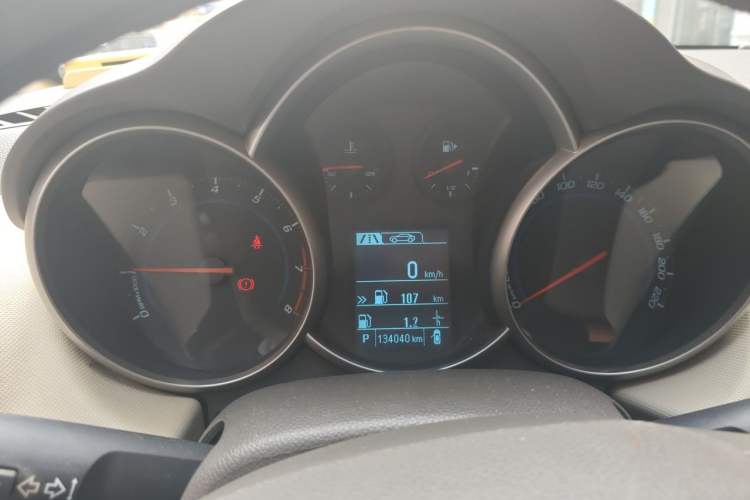 Used Chevrolet Cruze 2015 1.5L Classic SE AT Instrument Cluster