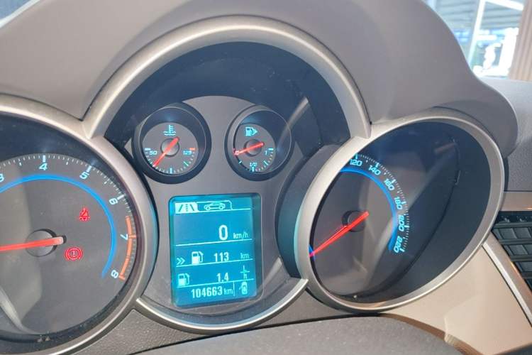 Used Chevrolet Cruze 2015 1.5L Classic SE MT Instrument Cluster