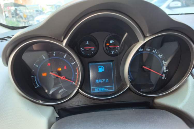 Used Chevrolet Cruze 2015 1.5L Classic SE MT Instrument Cluster