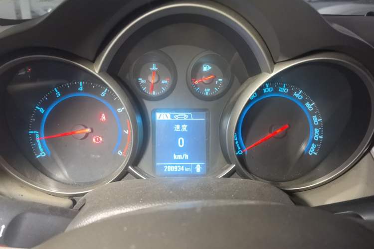 Used Chevrolet Cruze 2015 1.5L Classic SL MT Instrument Cluster