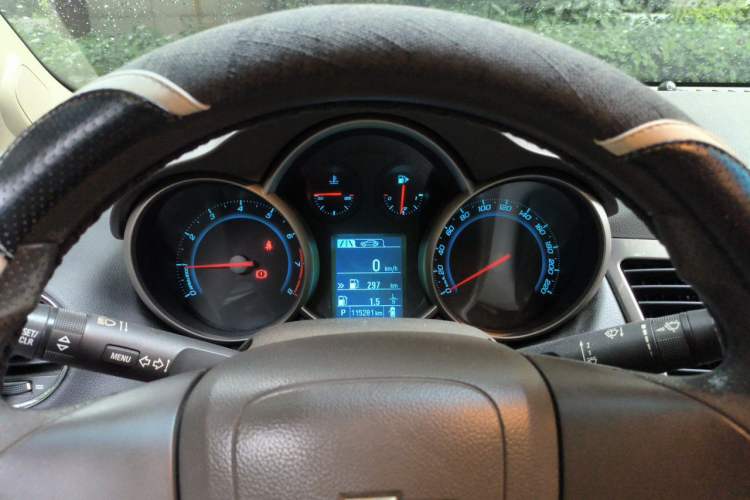 Used Chevrolet Cruze 2015 1.5L Classic SE AT Instrument Cluster