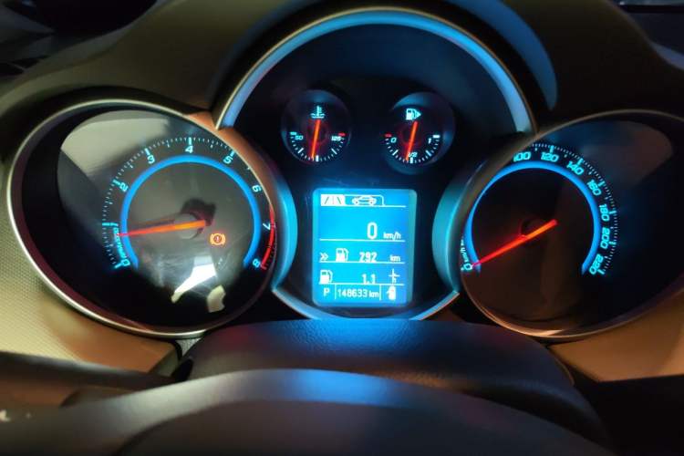 Used Chevrolet Cruze 2015 1.5L Classic SE AT Instrument Cluster