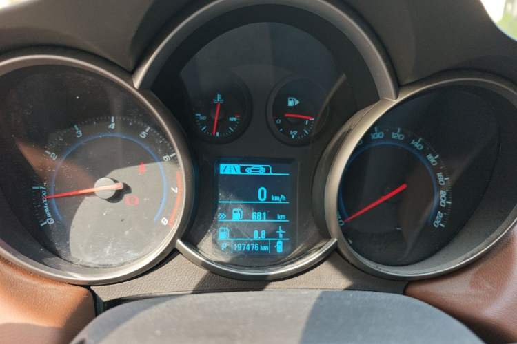 Used Chevrolet Cruze 2015 1.5L Classic SE AT Instrument Cluster
