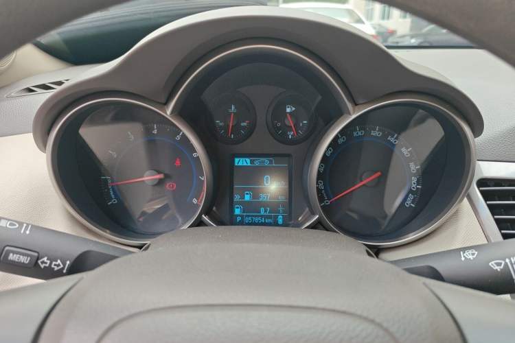 Used Chevrolet Cruze 2015 1.5L Classic SE AT Instrument Cluster