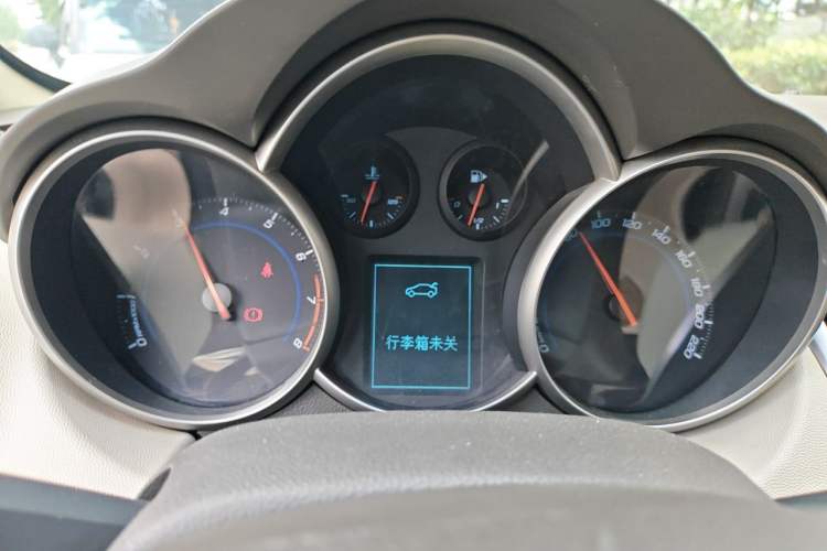 Used Chevrolet Cruze 2015 1.5L Classic SL MT Instrument Cluster