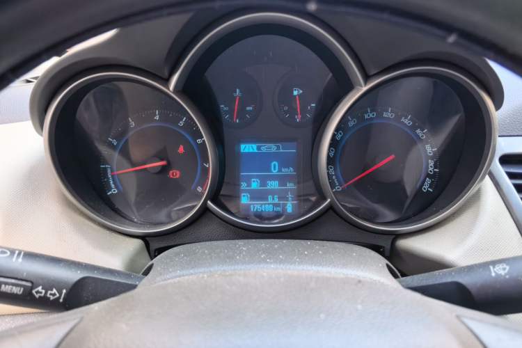 Used Chevrolet Cruze 2015 1.5L Classic SE MT Instrument Cluster