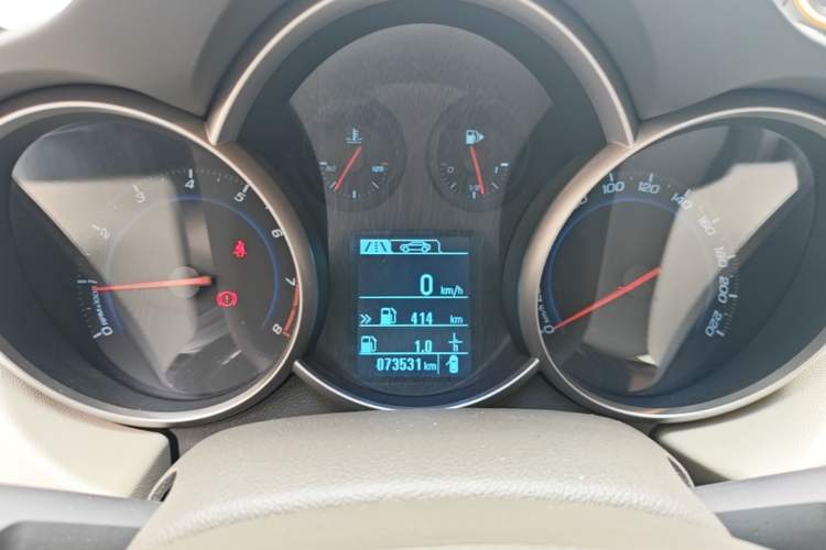 Used Chevrolet Cruze 2015 1.5L Classic SL MT Instrument Cluster