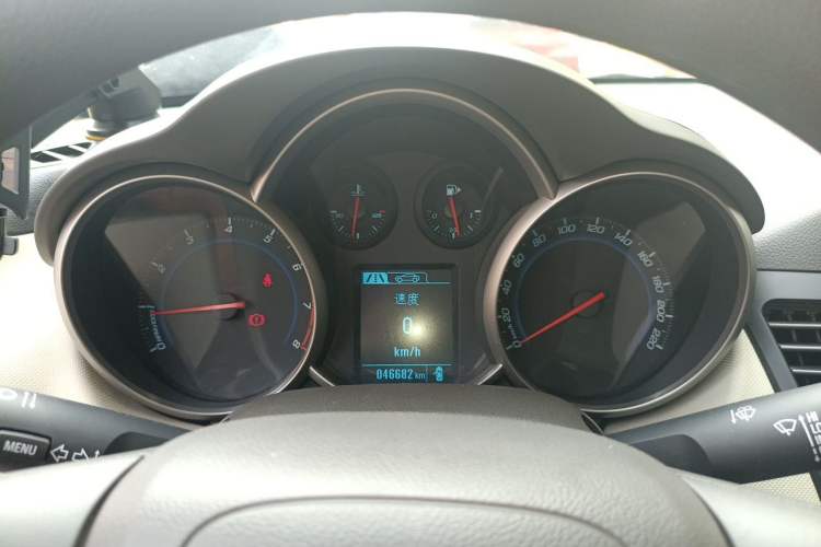 Used Chevrolet Cruze 2015 1.5L Classic SE MT Instrument Cluster