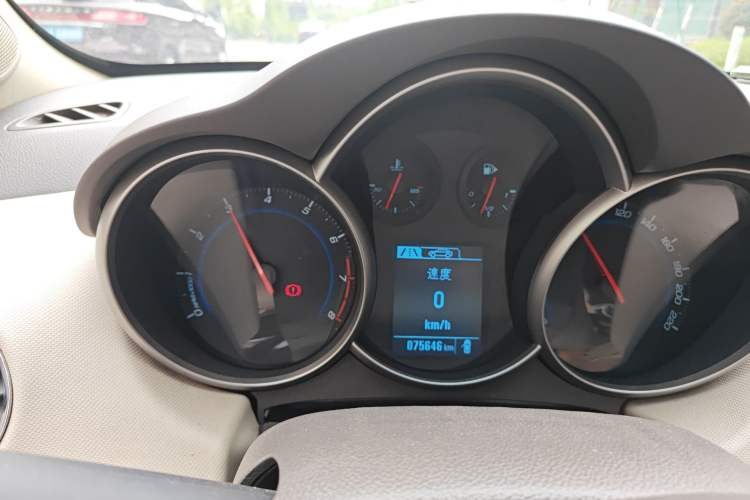 Used Chevrolet Cruze 2015 1.5L Classic SE MT Instrument Cluster