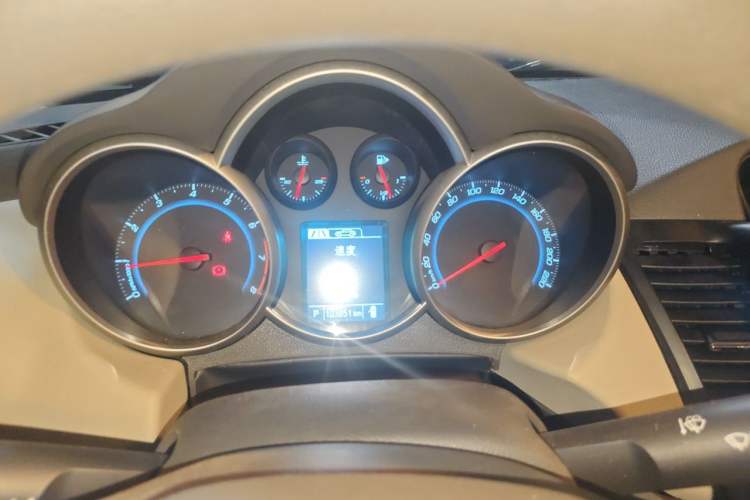 Used Chevrolet Cruze 2015 1.5L Classic SE AT Instrument Cluster