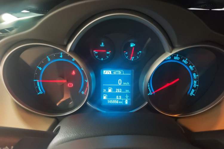 Used Chevrolet Cruze 2015 1.5L Classic SL MT Instrument Cluster