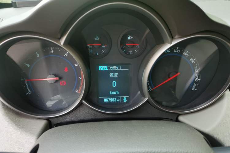 Used Chevrolet Cruze 2015 1.5L Classic SL MT Instrument Cluster