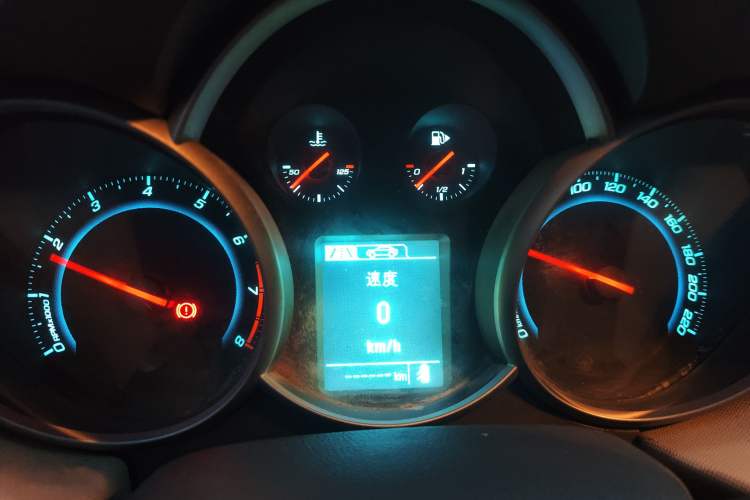 Used Chevrolet Cruze 2015 1.5L Classic SE AT Instrument Cluster