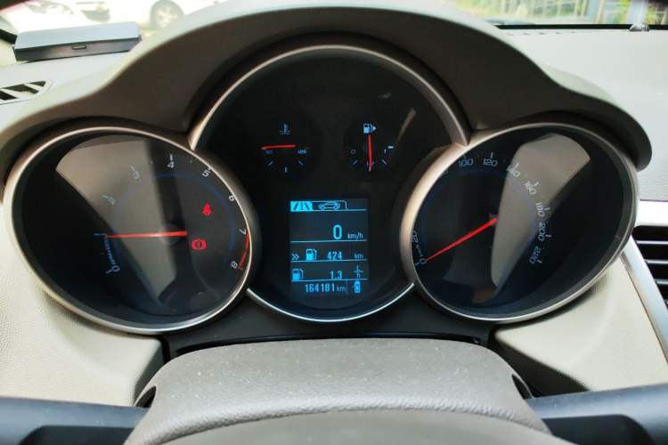 Used Chevrolet Cruze 2015 1.5L Classic SL MT Instrument Cluster