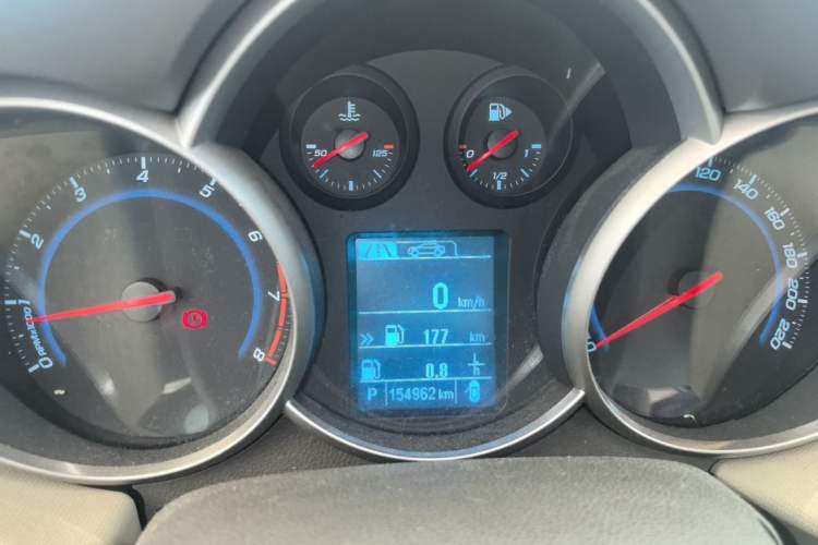Used Chevrolet Cruze 2015 1.5L Classic SE AT Instrument Cluster