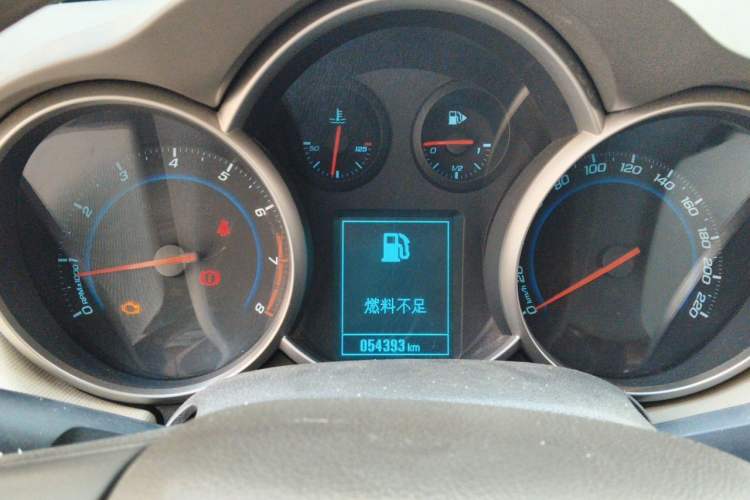 Used Chevrolet Cruze 2015 1.5L Classic SE AT Instrument Cluster