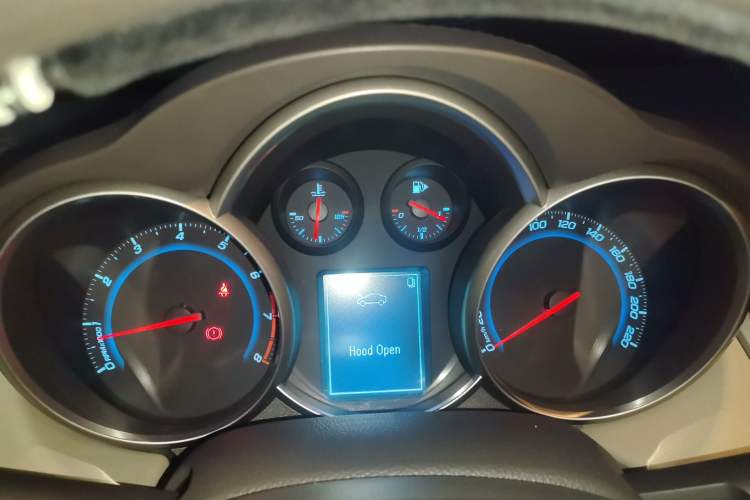 Used Chevrolet Cruze 2015 1.5L Classic SE AT Instrument Cluster
