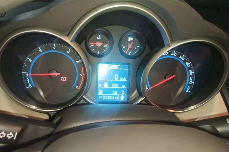 Used Chevrolet Cruze 2015 1.5L Classic SE AT Instrument Cluster