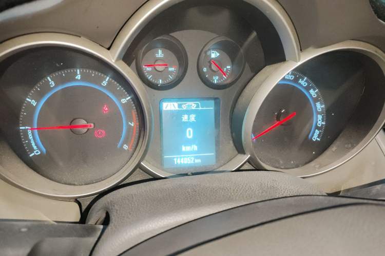 Used Chevrolet Cruze 2015 1.5L Classic SE MT Instrument Cluster