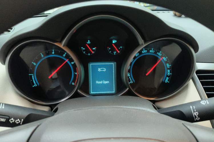 Used Chevrolet Cruze 2015 1.5L Classic SE AT Instrument Cluster