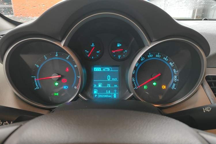Used Chevrolet Cruze 2015 1.5L Classic SE AT Instrument Cluster
