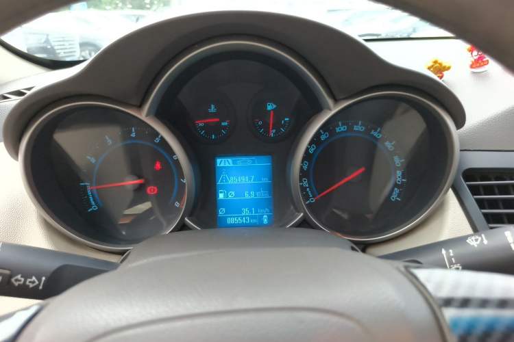 Used Chevrolet Cruze 2015 1.5L Classic SL MT Instrument Cluster
