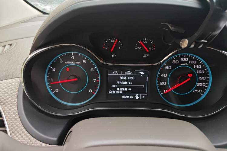 Used Chevrolet Cruze 2015 1.5L Automatic Fashion Navigation Edition Instrument Cluster
