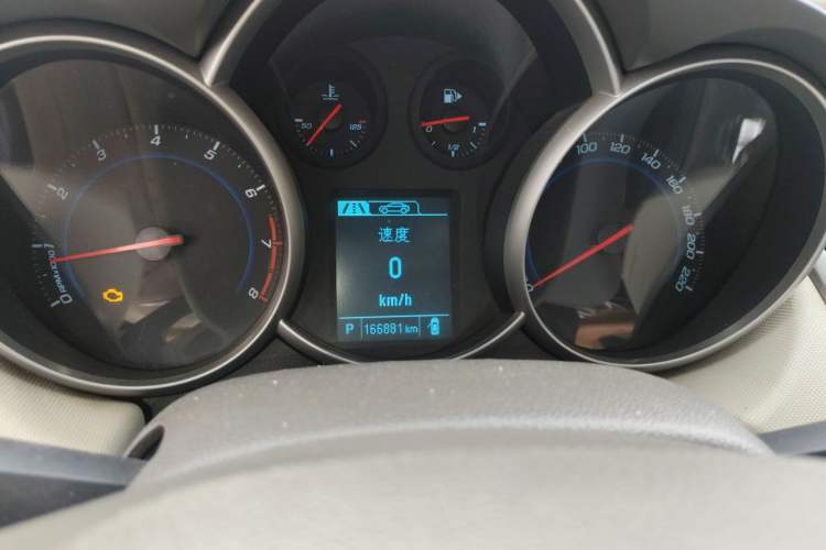 Used Chevrolet Cruze 2015 1.5L Classic SE AT Instrument Cluster