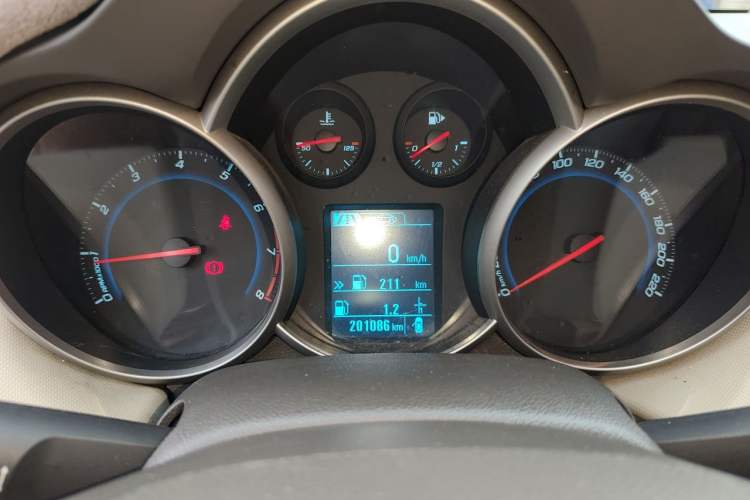 Used Chevrolet Cruze 2015 1.5L Classic SE MT Instrument Cluster