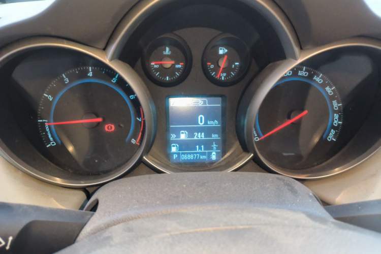 Used Chevrolet Cruze 2015 1.5L Classic SE AT Instrument Cluster