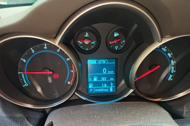 Used Chevrolet Cruze 2015 1.5L Classic SE AT Instrument Cluster