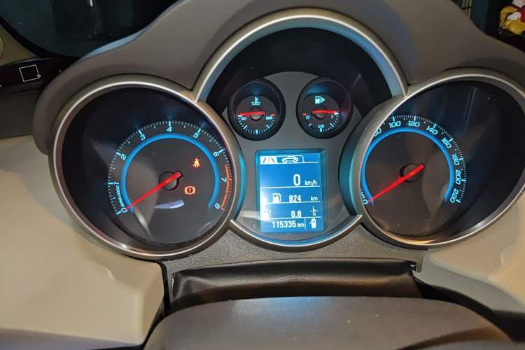 Used Chevrolet Cruze 2015 1.5L Classic SE MT Instrument Cluster