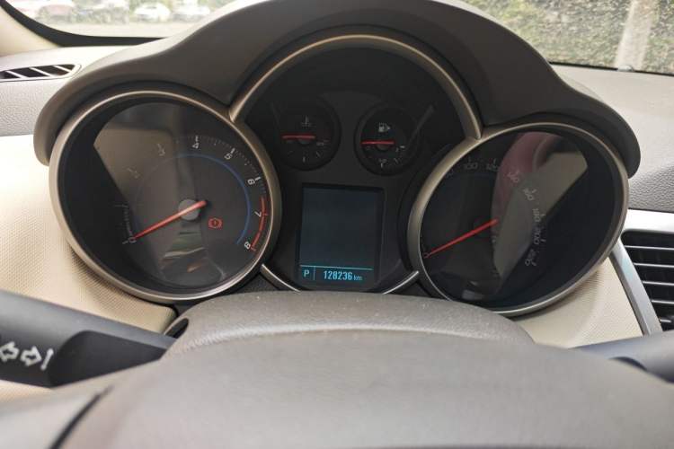 Used Chevrolet Cruze 2015 1.5L Classic SE AT Instrument Cluster
