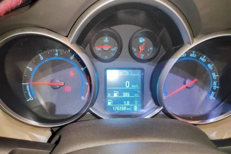 Used Chevrolet Cruze 2015 1.5L Classic SE MT Instrument Cluster