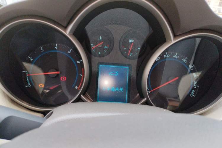 Used Chevrolet Cruze 2015 1.5L Classic SE MT Instrument Cluster