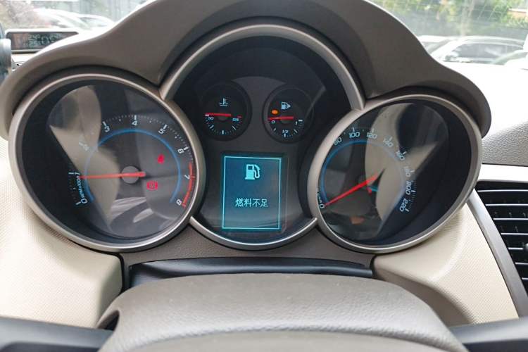 Used Chevrolet Cruze 2015 1.5L Classic SE AT Instrument Cluster