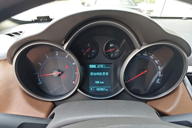 Used Chevrolet Cruze 2015 1.5L Classic SE AT Instrument Cluster