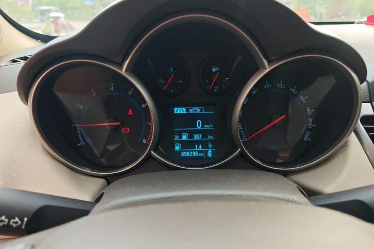 Used Chevrolet Cruze 2015 1.5L Classic SE MT Instrument Cluster