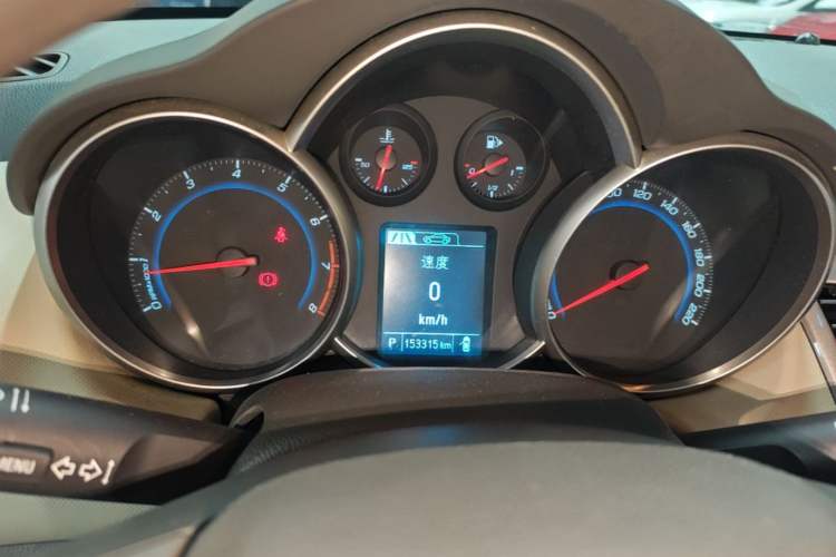 Used Chevrolet Cruze 2015 1.5L Classic SE AT Instrument Cluster