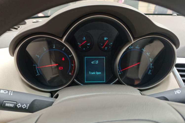 Used Chevrolet Cruze 2015 1.5L Classic SL MT Instrument Cluster