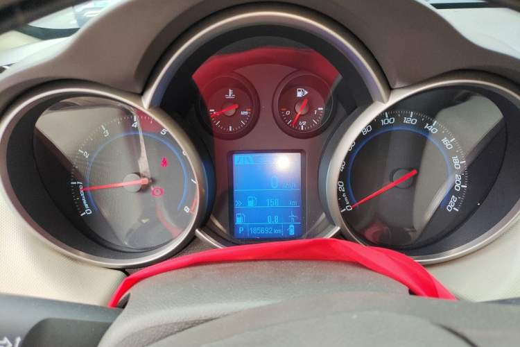 Used Chevrolet Cruze 2015 1.5L Classic SE AT Instrument Cluster