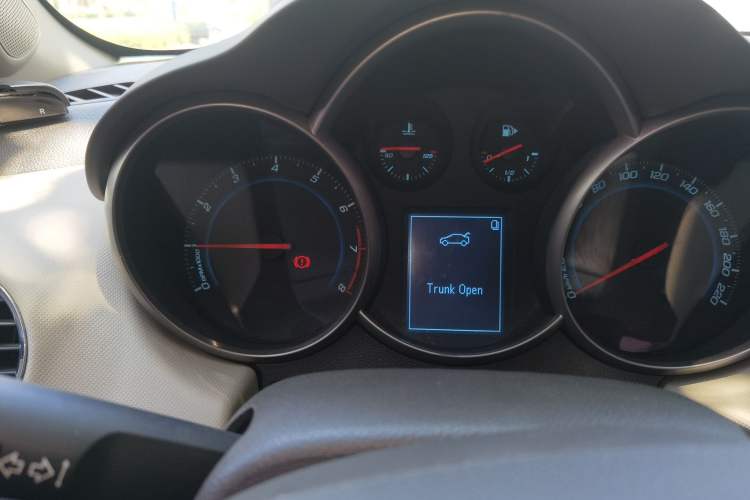 Used Chevrolet Cruze 2015 1.5L Classic SE MT Instrument Cluster