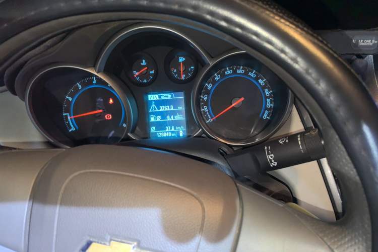 Used Chevrolet Cruze 2015 1.5L Classic SE MT Instrument Cluster