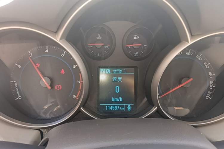 Used Chevrolet Cruze 2015 1.5L Classic SL MT Instrument Cluster