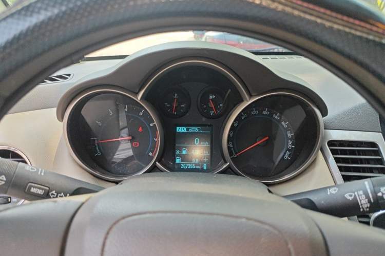 Used Chevrolet Cruze 2015 1.5L Classic SE MT Instrument Cluster