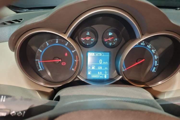 Used Chevrolet Cruze 2015 1.5L Classic SE MT Instrument Cluster